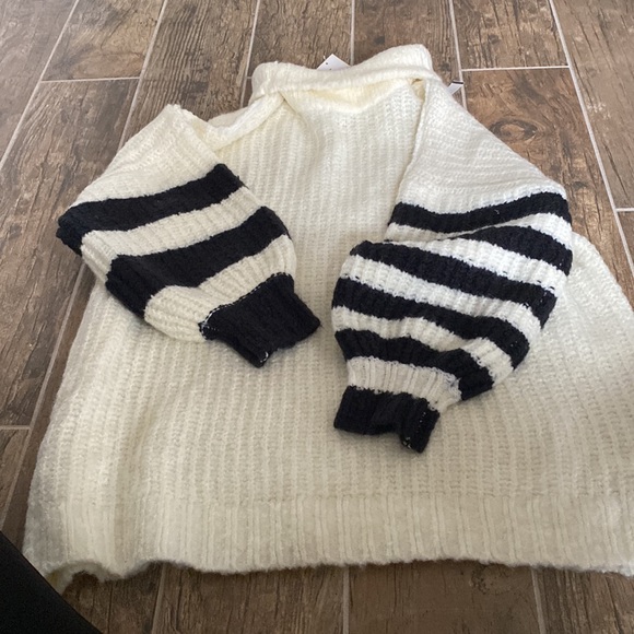 Sweater - Picture 3 of 4